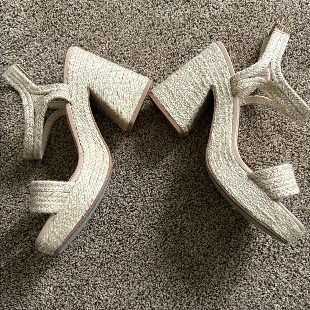 Soda criss cross ankle band platform sandals